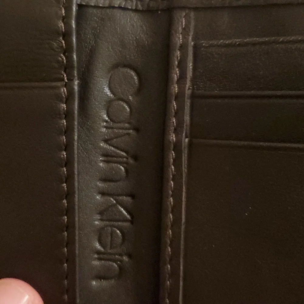 New Calvin Klein Mens brown leather wallet